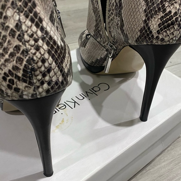 Calvin Klein: Lenora Classic Python Print Open Toe Heel - Picture 10 of 11